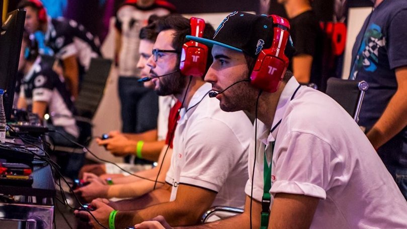 Sigue el desenlace de la jornada 3 desde el stream de FlexZ, Danshy y Holcar